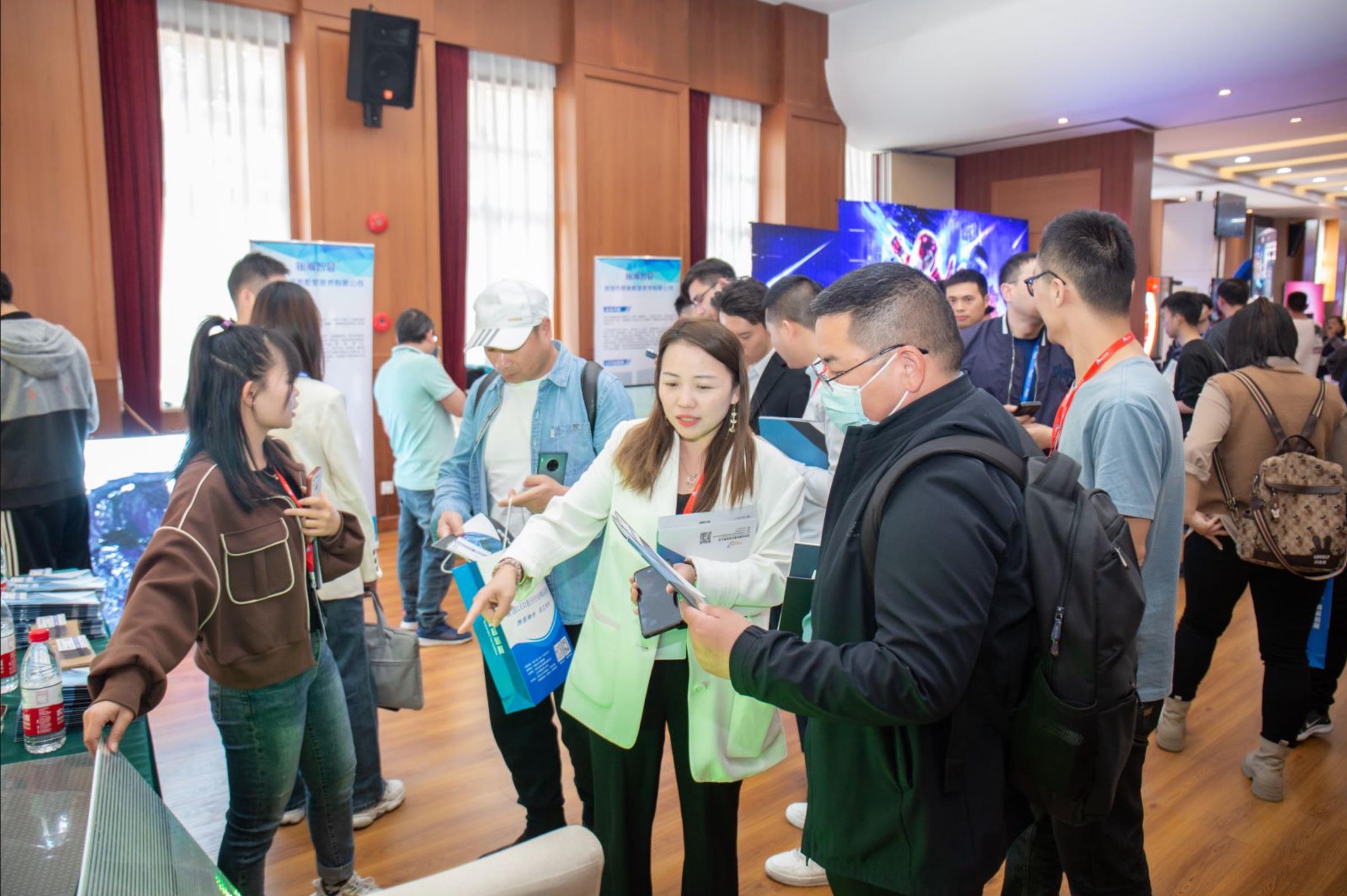 歡迎大家蒞臨德利僼光電2023全國(guó)LED顯示行業(yè)精品巡展成都站