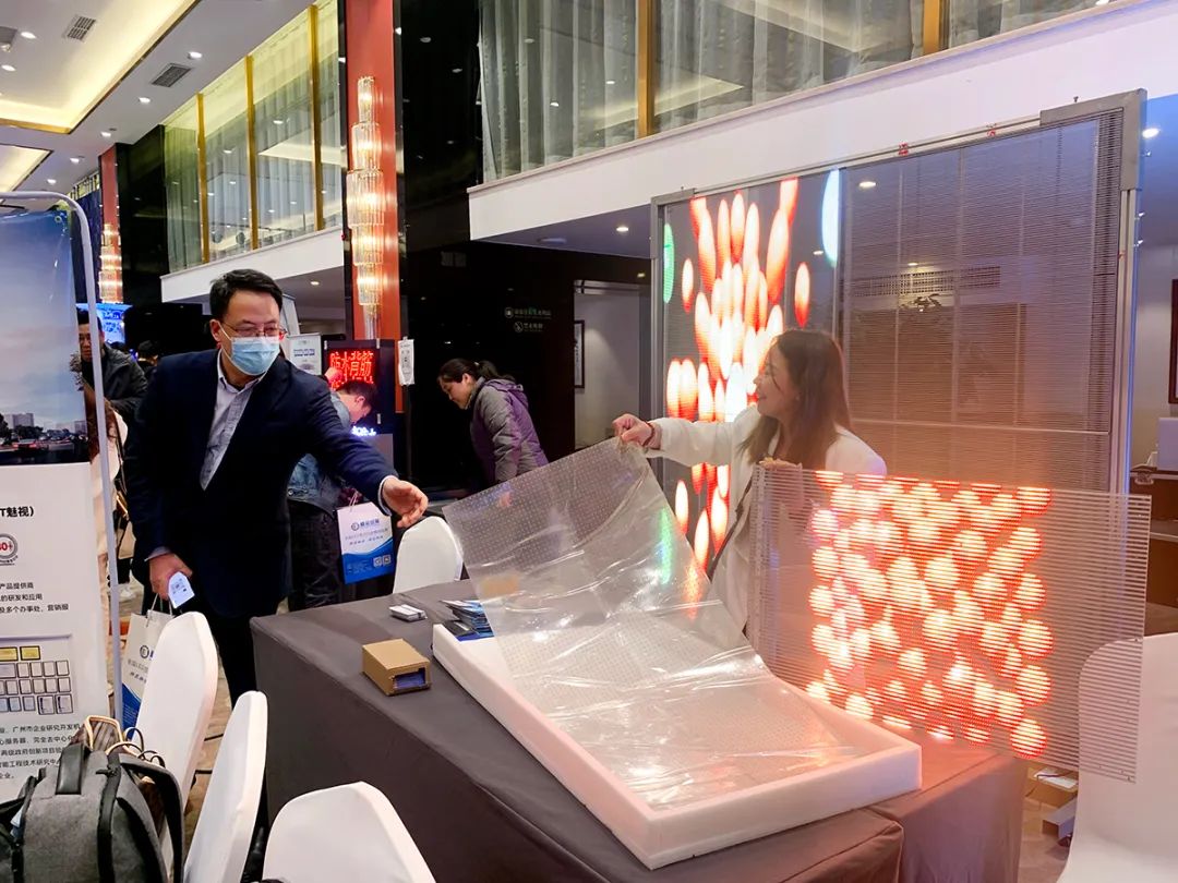 2023全國(guó)LED顯示行業(yè)精品巡展成都站德利僼光電現(xiàn)場(chǎng)