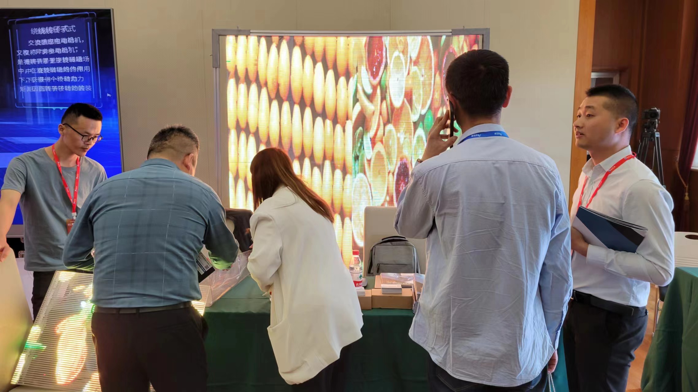 德利僼光電2023全國LED顯示行業(yè)精品巡展上海站現(xiàn)場