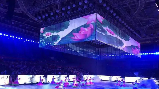 LED透明屏助力城市夜經(jīng)濟發(fā)展