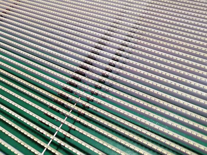 LED透明屏正發(fā)光與側發(fā)光優(yōu)劣對比