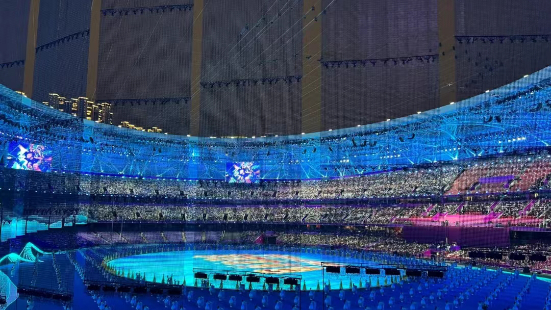 揭秘杭州亞運(yùn)會(huì)“數(shù)字火炬手”，透明屏立大功