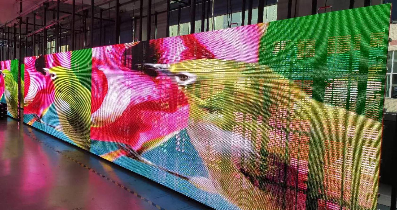 LED透明屏和LED防水透明屏有哪些不同？