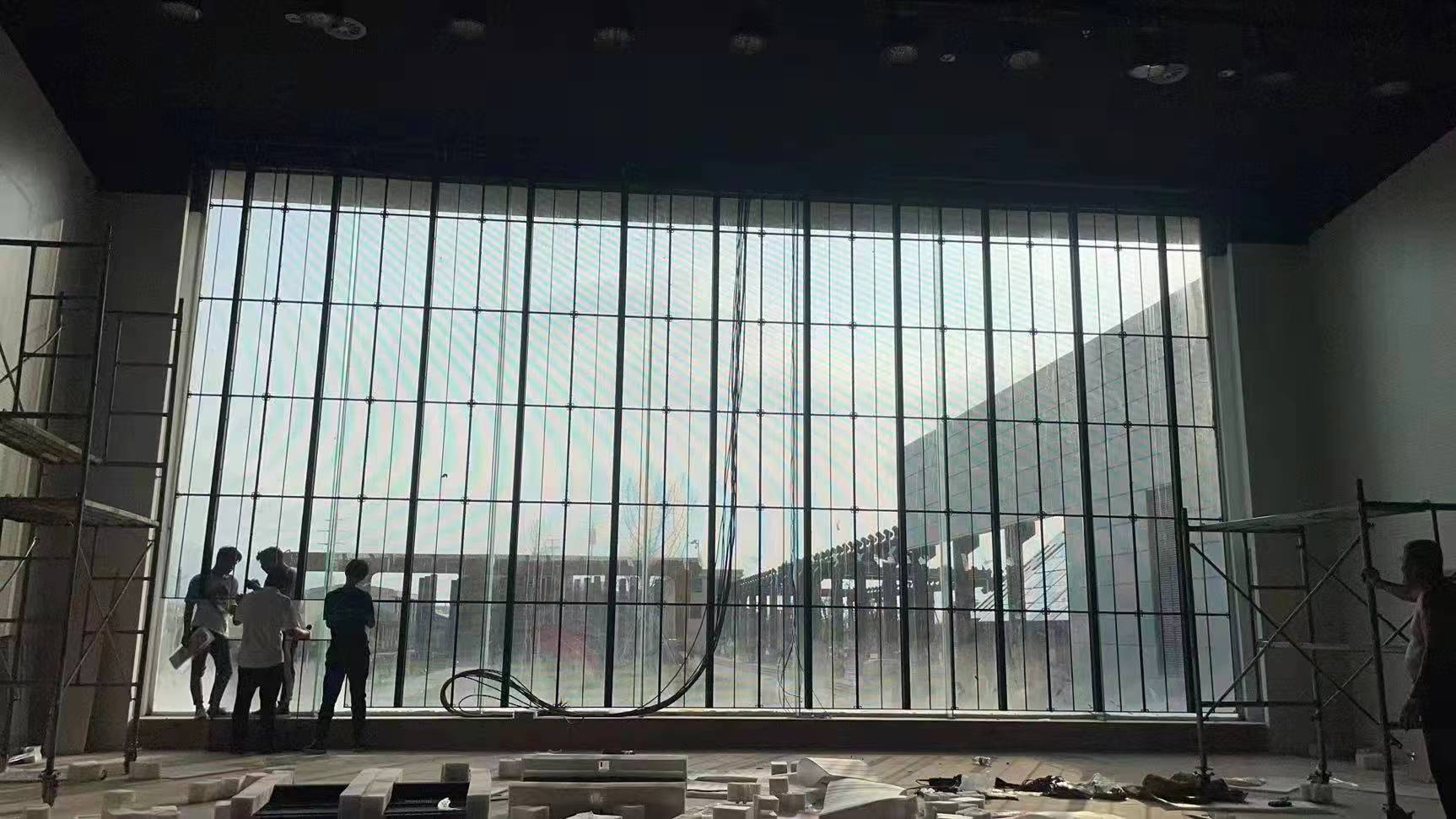 LED透明屏的前維護(hù)和后維護(hù)指的是什么？各有何優(yōu)缺點(diǎn)？